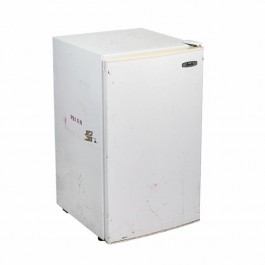 REFRIGERATOR-Small White "Avanti"