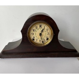 MANTEL CLOCK-W/Laurel Wreath Around Face