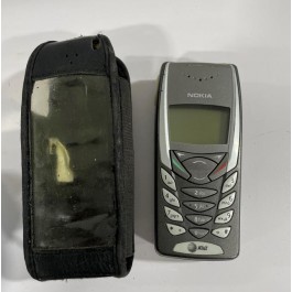 CELL PHONE-Silver & Grey Nokia/AT&T In Black Case