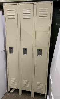 LOCKER-3DOOR-TAN-78"HX36"W-12"