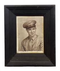 PORTRAIT-FR-MAN IN ARMY SUIT