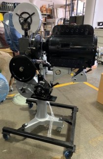 VINTAGE PEERLESS MOVIE CAMERA-With Custom Dolly