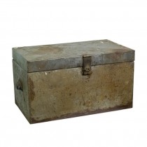 VINTAGE METAL TRUNK