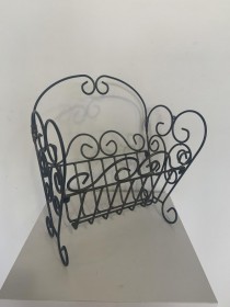 MAGAZINE RACK-Metal V Shaped