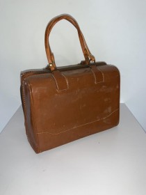 VINTAGE HAND BAG -Small Leather Zip Case