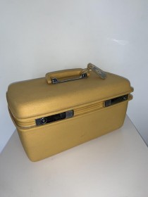 MAKE UP CASE-Vintage Yellow Samsonite w/Name Tag