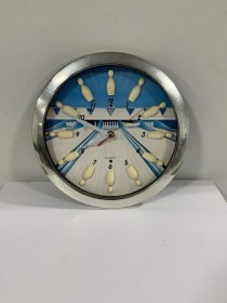CLOCK-90's Quartz Bowling Pin Wall Clock