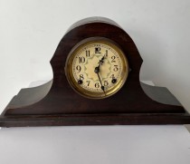 MANTEL CLOCK-W/Laurel Wreath Around Face