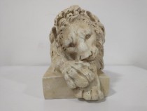 SCULPTURE-LAF Faux Stone Lion W/Crossed Paws