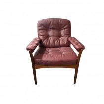 ARM CHAIR-Leather Tufted Burgundy w/Brown Wood Frame