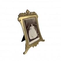 (52200444)PICTURE FRAME-Smooth Brass Frame w|Finial & Scroll Detailing