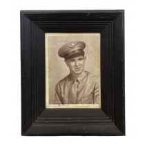 PORTRAIT-FR-MAN IN ARMY SUIT
