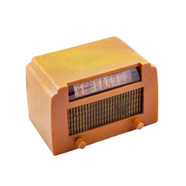 RADIO-DEWALD OR/AMBER BAKELITE