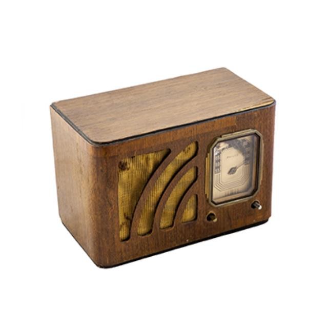 RADIO-PHILCO WALNUT