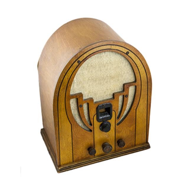 RADIO-CATHEDRAL-WALNUT