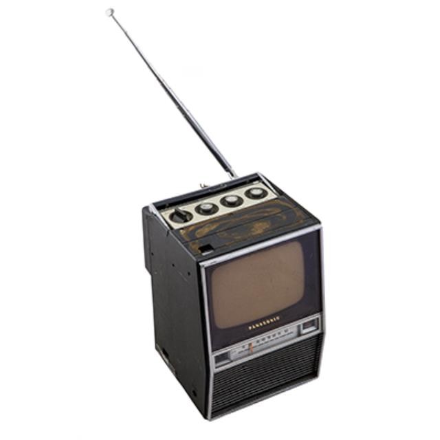 TELEVISION-PORTABLE PANOSONIC