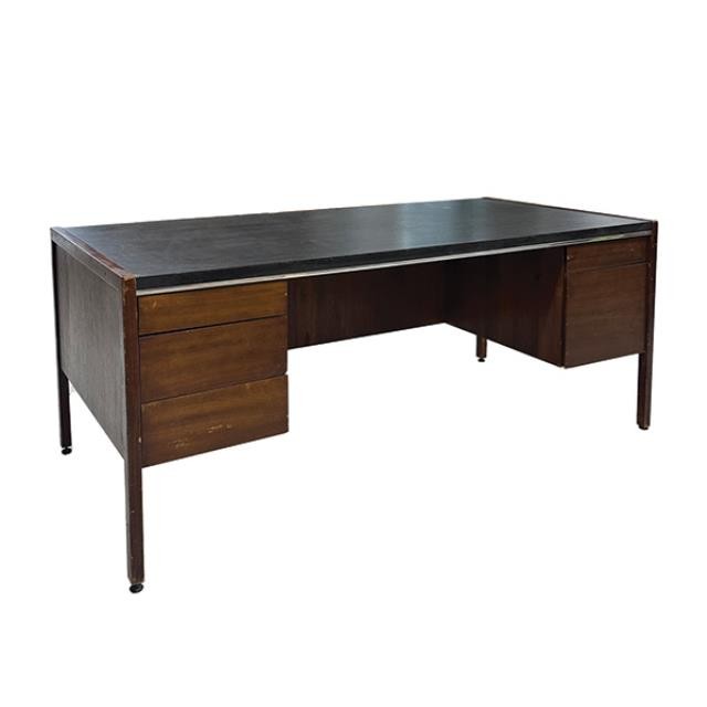 DESK-WALNUT-BLK FORMICA TOP