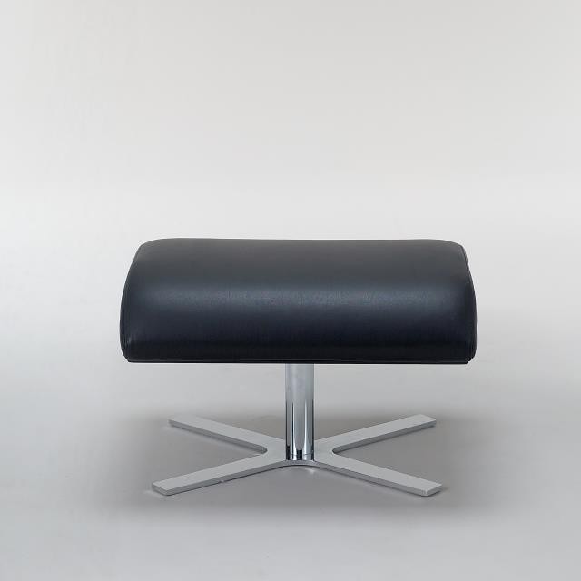 OTTOMAN-BLACK LEATHER-CHROME B