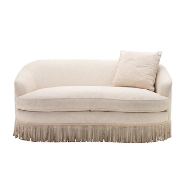 LOVESEAT-DAMASK-CURVED-FRINGE-