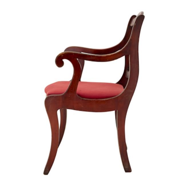 CHAIR-ARM-MAH W/RED UPH SE