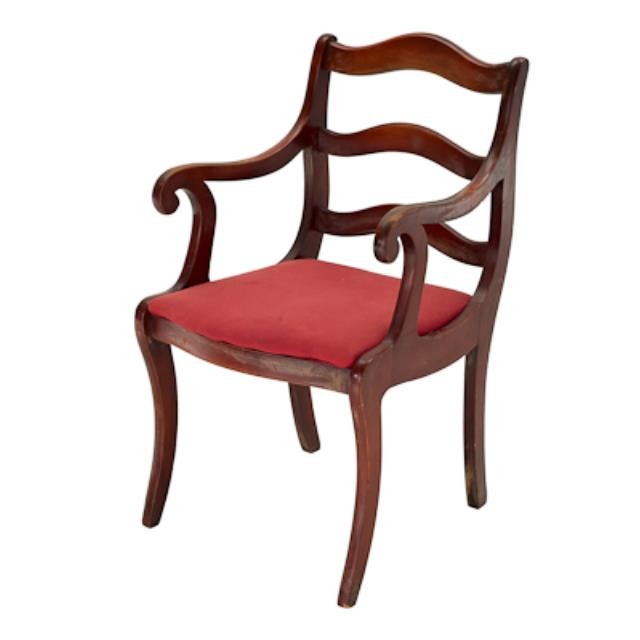 CHAIR-ARM-MAH W/RED UPH SE