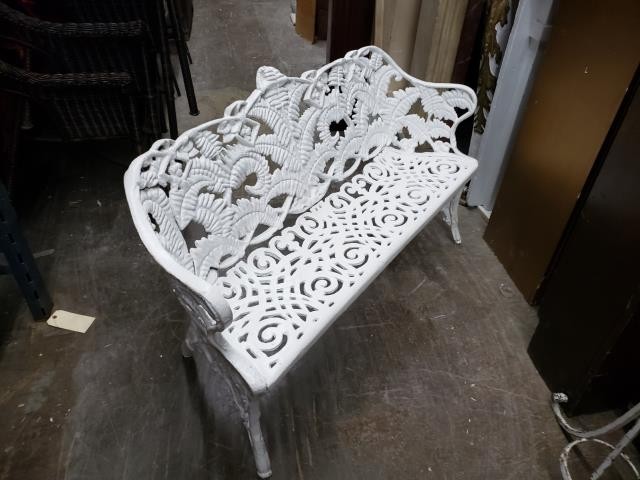 BENCH-WHT/CAST IRON SM