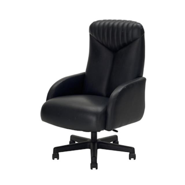 CHAIR-Arm/Black Vinyl On Wheels