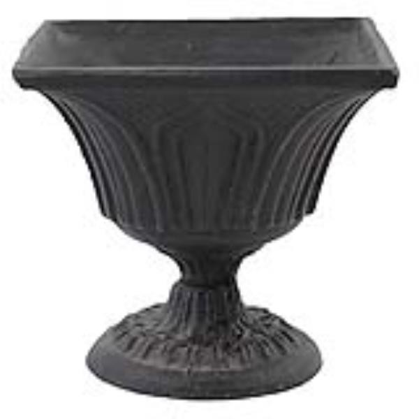 PLANTER-SQ-BLK-IRON-FOOTED BAS