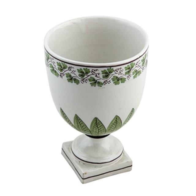 URN-CHINA-WHT W/LEAF DESIGN