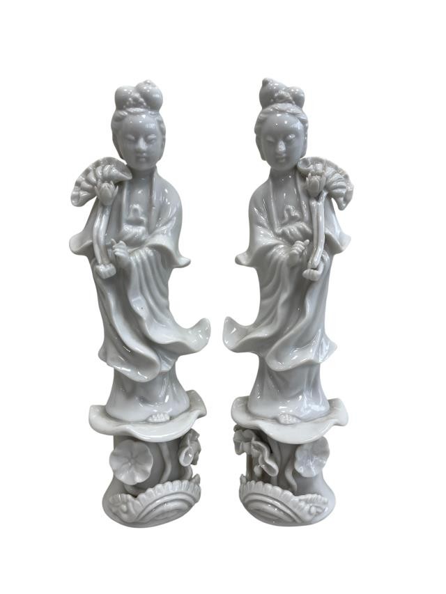 FIGURINE-ORIENTAL WHT LOTUS