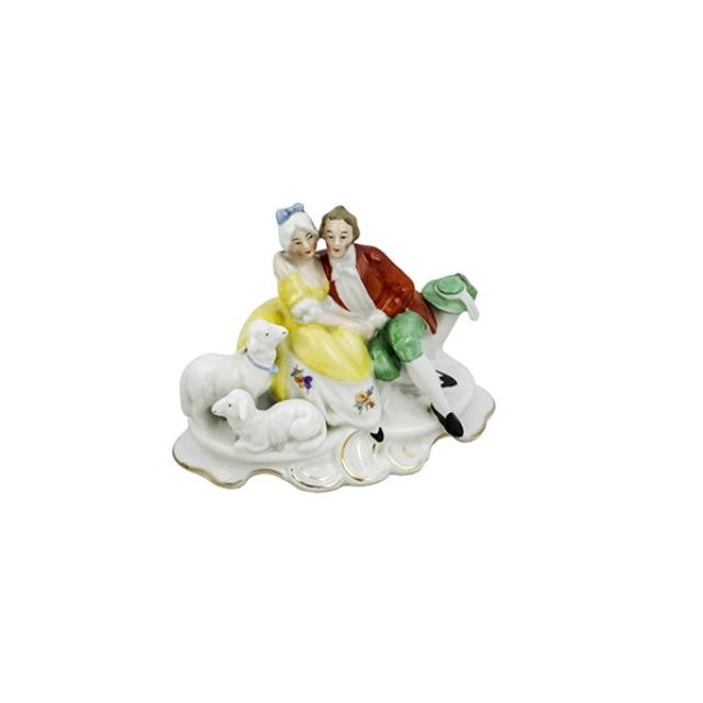 FIGURINE-Regency Couple Sitting W/Lambs