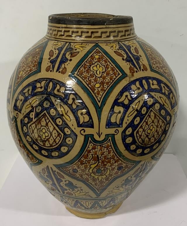 VASE-16.5"TAN/NAVY MOROC PATTERN