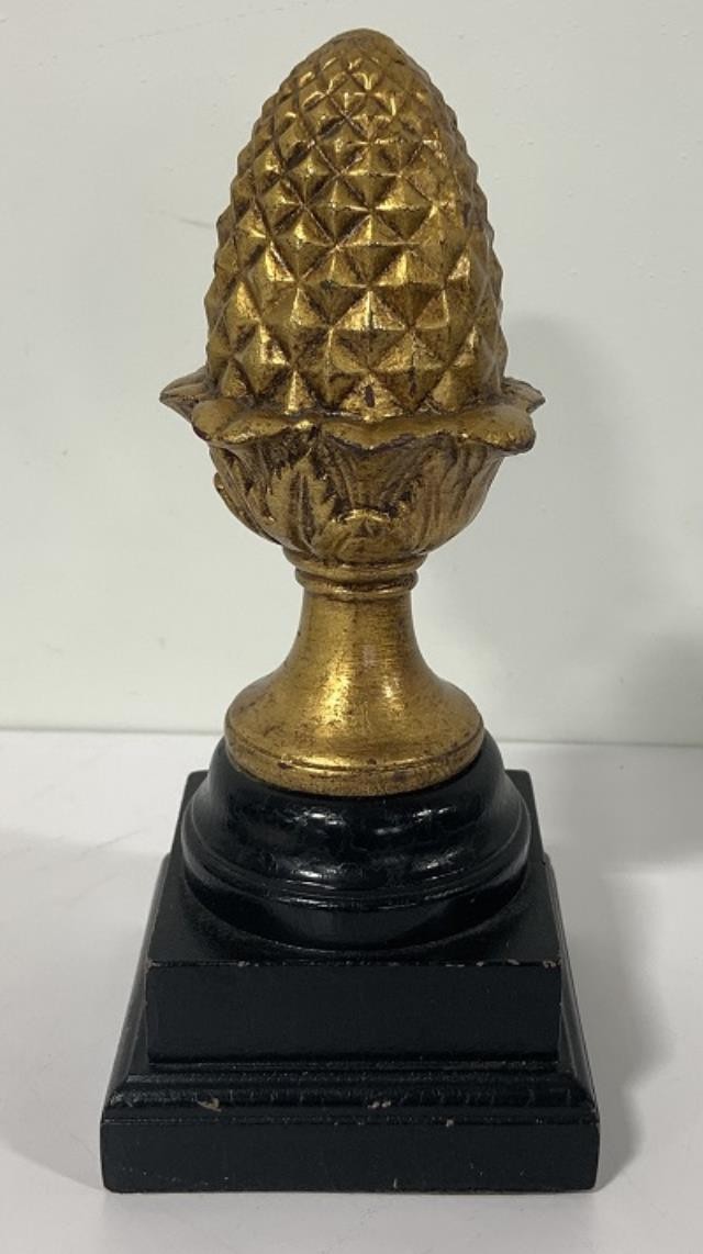 GLD FINIAL-PINE CONE-BLK STAND