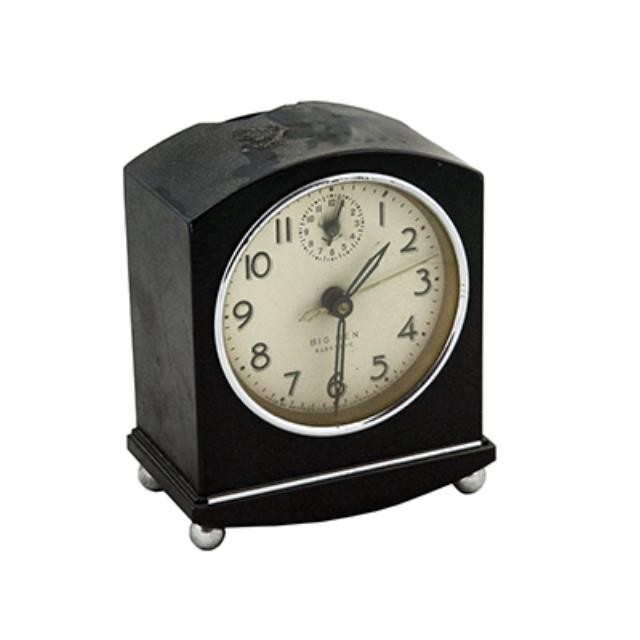 CLOCK-MANTEL-DARK WOOD