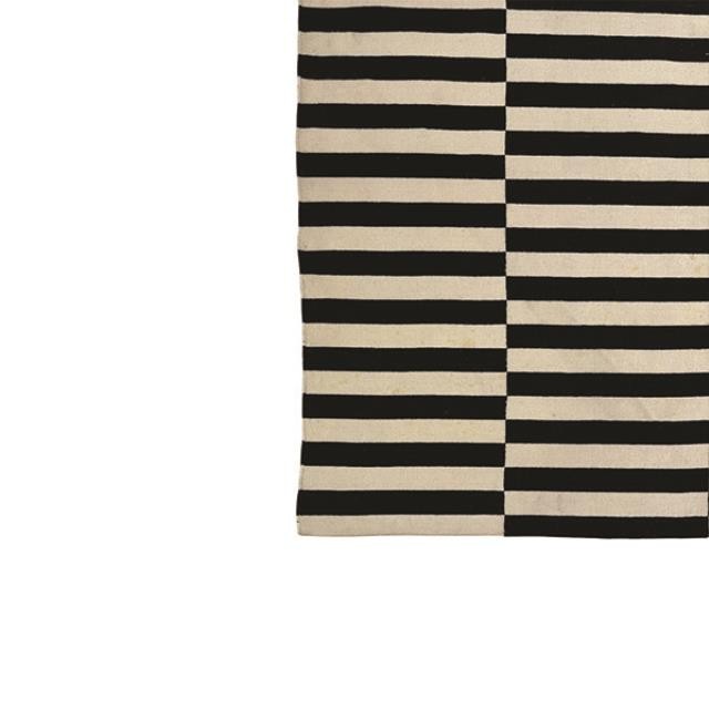 RUG-8X11-Black/White Offset-Stripe Pattern