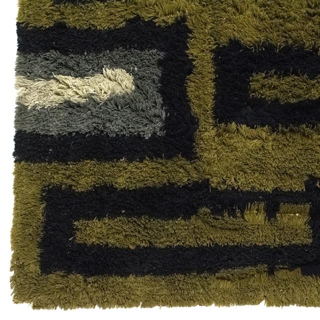 RUG-(6'x 8')KHAKI W/BLK RECT