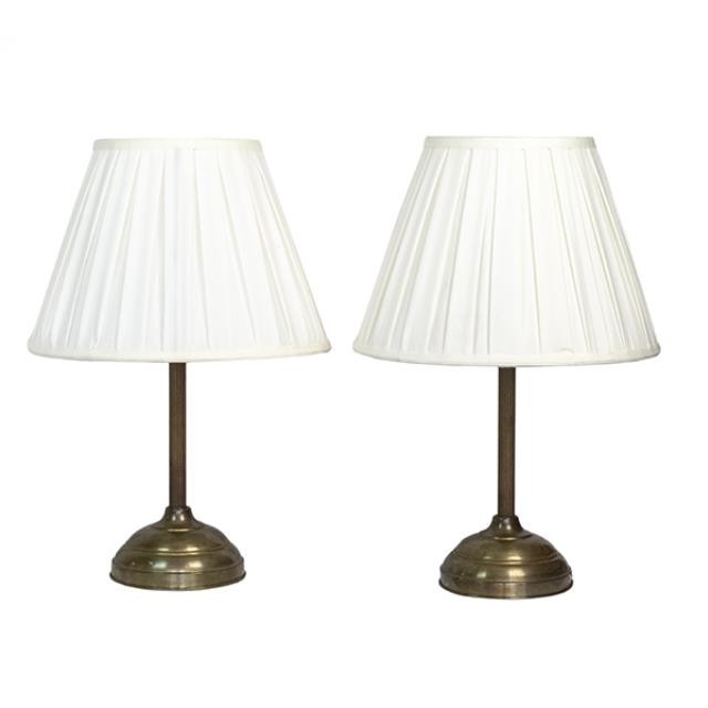 TABLE LAMP-Brass Column W/Round Base