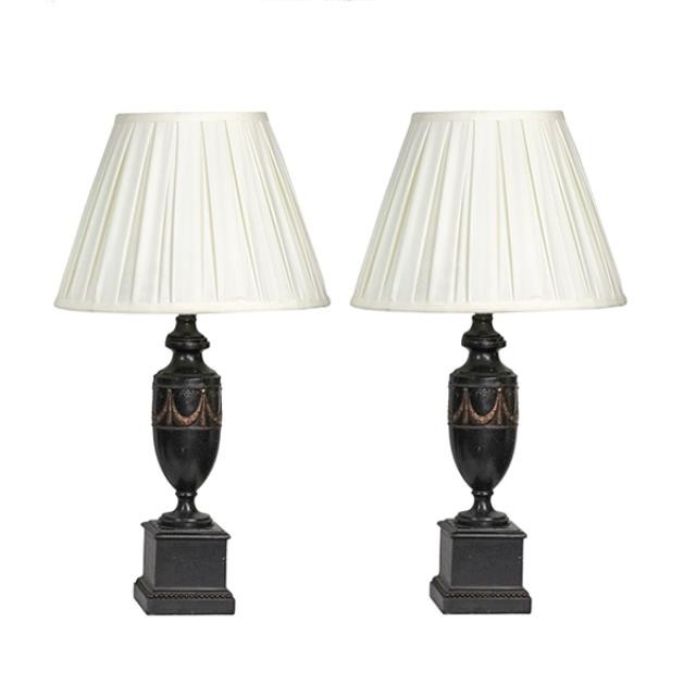 TABLE LAMP-Black Urn W/Gold Swag