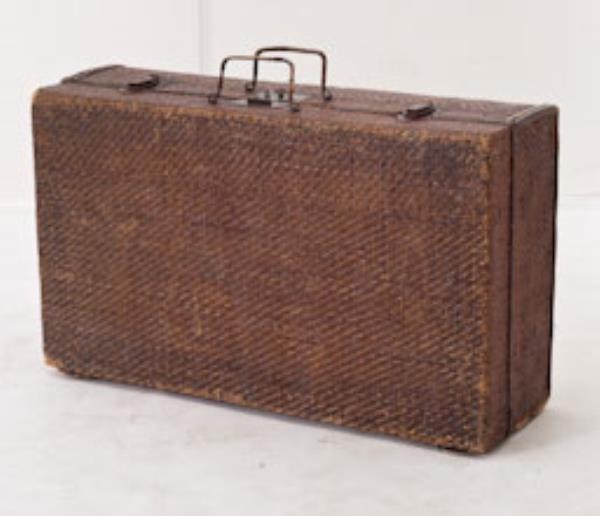 TRUNK-TRAVELING-ANTIQUE-WICKER