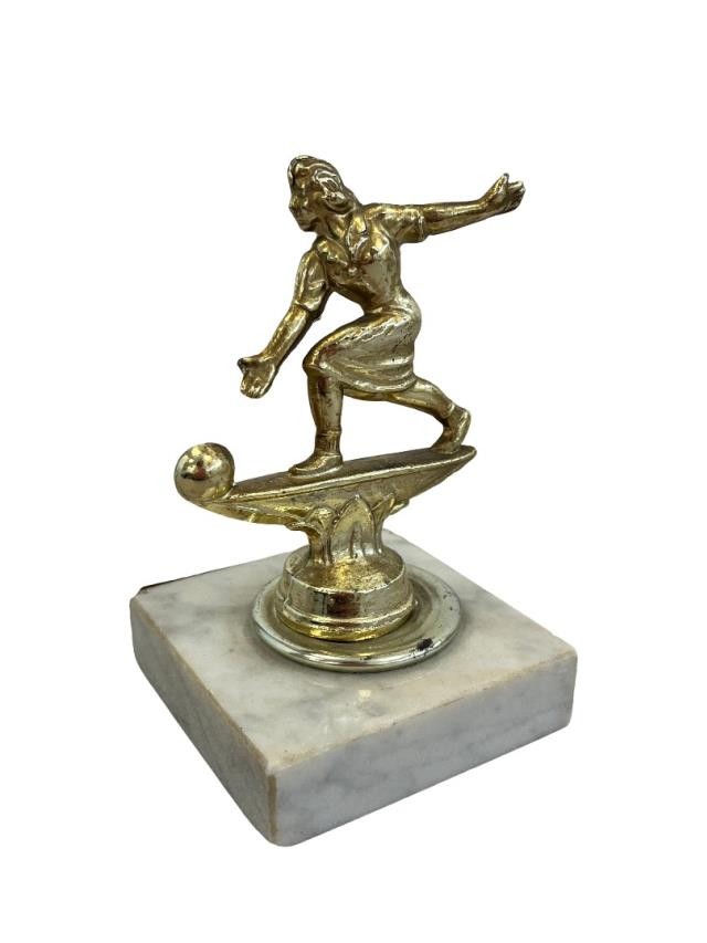 TROPHY-SMALL