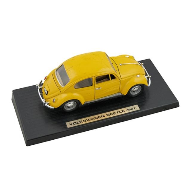 CAR- Model-Yellow VOLKSWAGAN Beetle (1967)