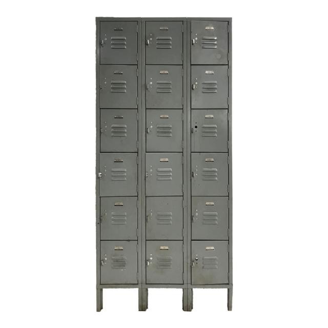 LOCKER-Bay of (18)-Gray Metal