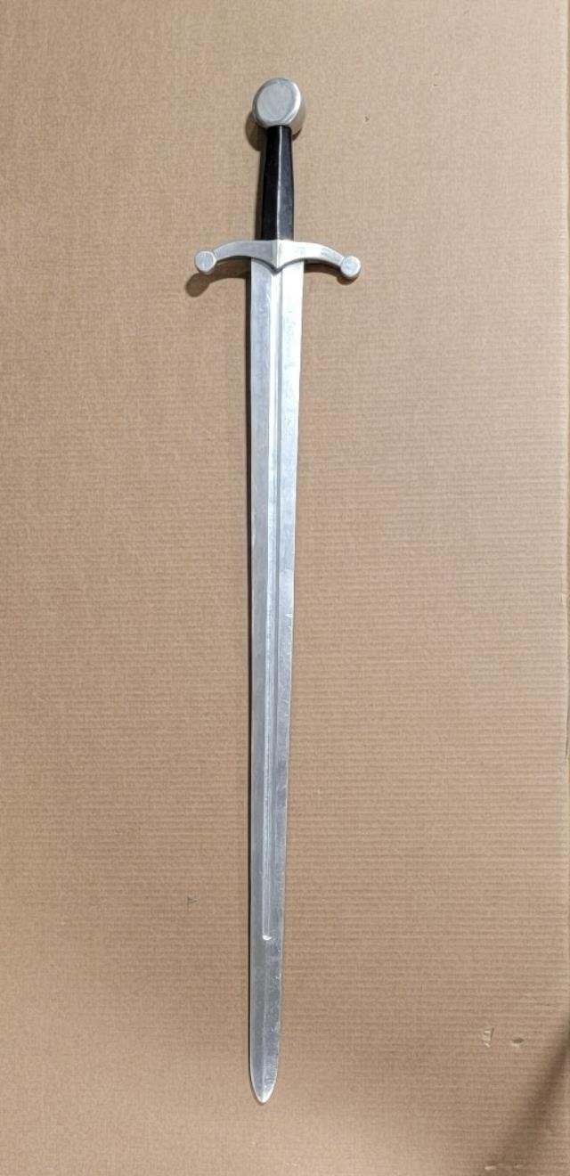 SWORD-BLACK IRON BLADE GUARD-E