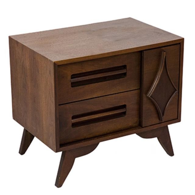 NIGHTSTAND-DIAMOND DOOR WALNUT