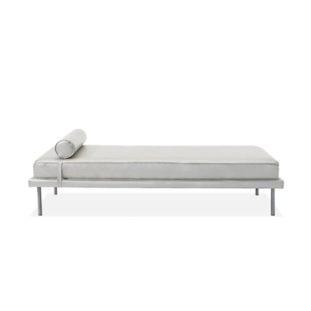 DAYBED-SILVER W/ ROLL