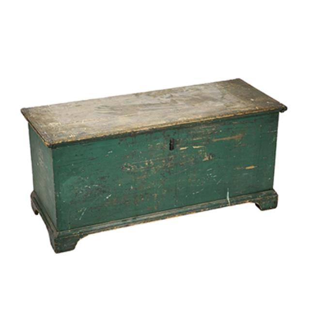 TRUNK-Green Distressed Chest