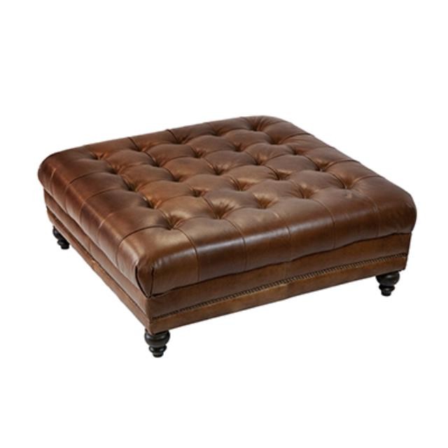 Lthr Tufted Ottoman W/Nailhead