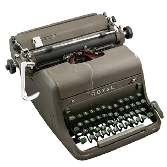 TYPEWRITER-Vintage Royal/Brown W/Green Buttons