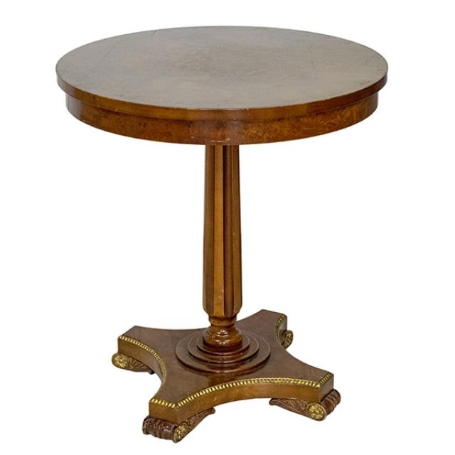 END TABLE-Traditional Round W/Pedstal Base (4) Scrolled Feet