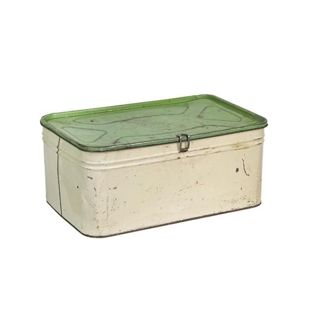 VINTAGE METAL BOX W/LID